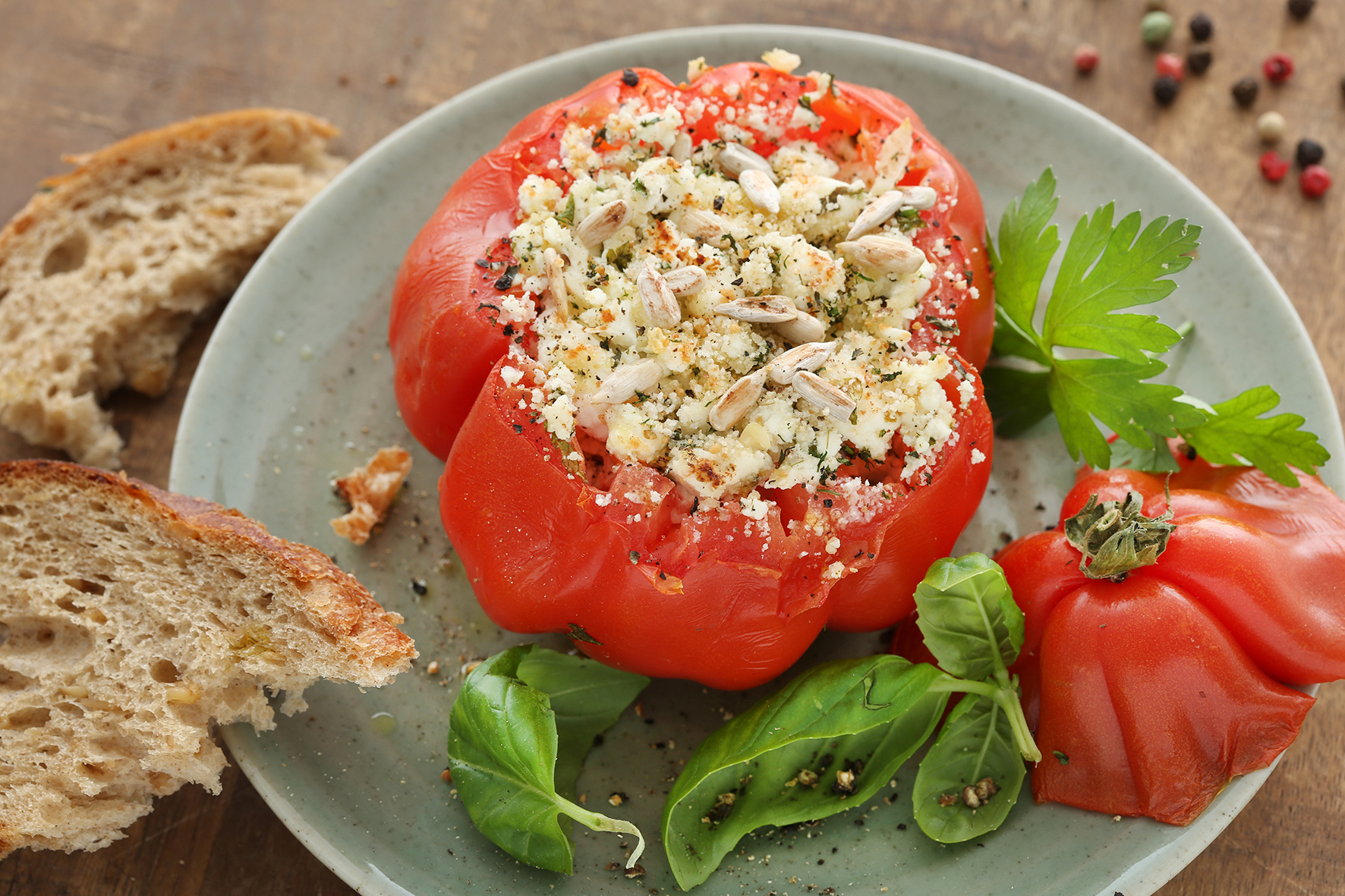 Gefüllte Tomaten mit Schafskäse Landgemachtes